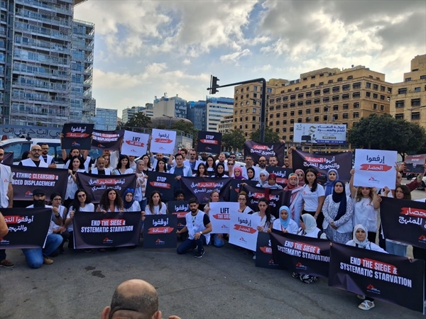 وقفة تضامنية لـ«أطباء بلا حدود» طالبت قادة العالم بالتحرُّك لوقف الإبادة في غزة