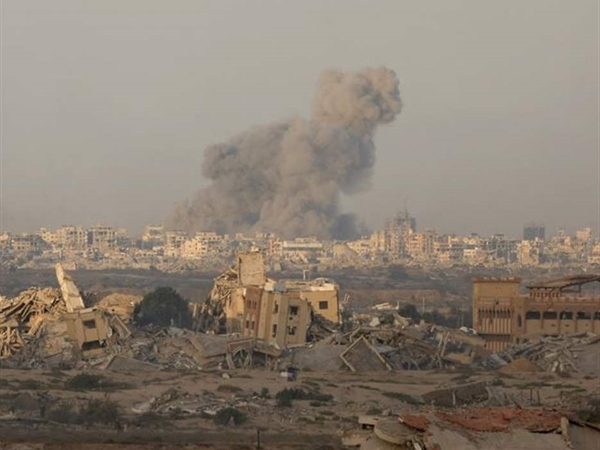 في غزة.. الجيش الاسرائيلي ينذر مبنى بـ"شارع بيروت"