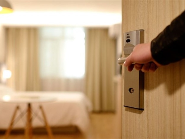 بعد بيروت.. الأمن العام يكشف عن "فندق دعارة" في جبل لبنان!