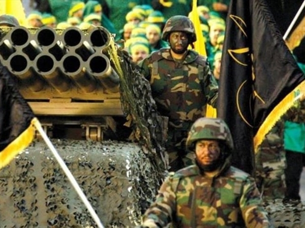 بين الهوية والنفوذ.. حزب الله يربط بقاءه السياسي بسلاحه