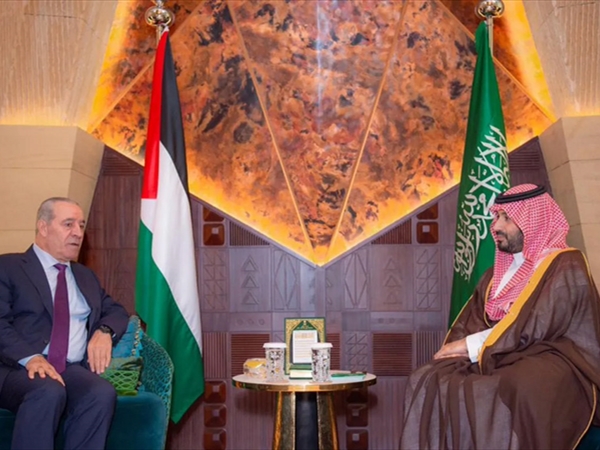 ولي العهد السعودي يستقبل حسين الشيخ: إلغاء التأشيرات الأميركية ووقف حرب غزة