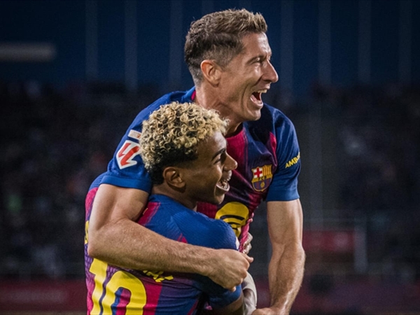 برشلونة يعطل مفاجأة سوسييداد وينتزع الصدارة ريال مدريد..