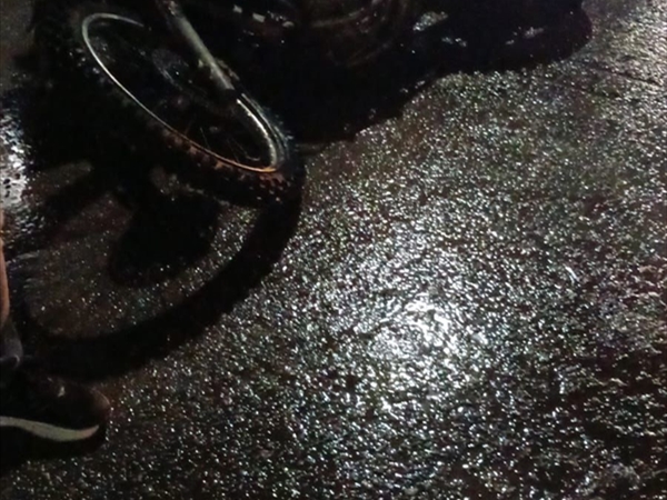 الدراجة النارية المستهدفة في غارة القليلة