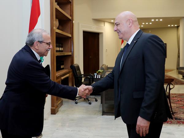 رئيسا الجمهورية والحكومة يطويَّان صفحة اختلاف المقاربة في احتفالية الروشة