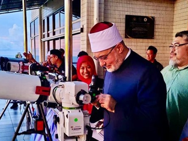 مفتي مصر: علم الفلك من العلوم ذات الأهمية الكبرى في الحضارة الإسلامية