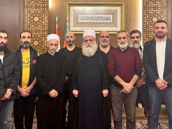 إطلاق ٨ موقوفين من أبناء السويداء في مصر وصلوا إلى بيروت والتقوا أبي المنى