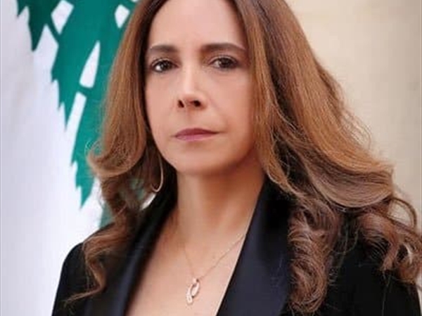 هو وهي 23-10-2025