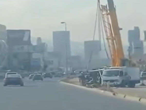 بالفيديو- “مجزرة” كادت أن تقع على أوتوستراد ضبية!