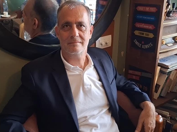 محادثة مع رمزي حميدان حول ديوانه «ثمّة مَن يضيء»