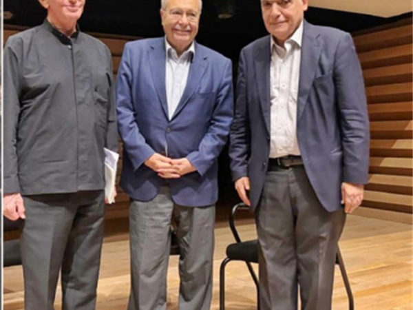 زيارة جاك لانغ للبنان: احتفاء مثير للجدل وسط اتهامات خطيرة