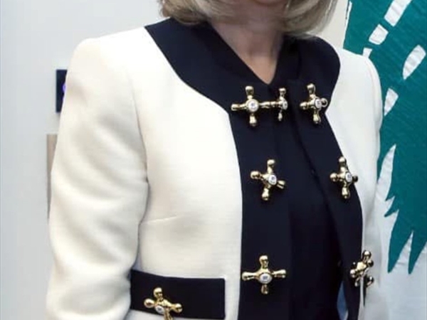 هو وهي 22-10-2025