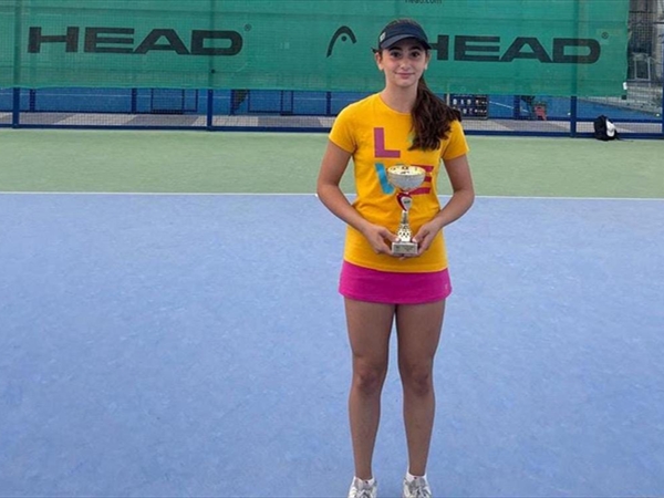 انجاز دولي للاعبة التنس اللبنانية الناشئة ماريا الحشّاش في دبي