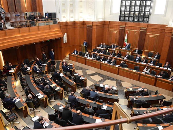 نصاب الجلسة التشريعية بين المقاطعة وتوزيع الأدوار