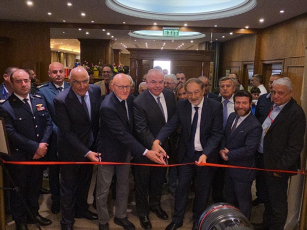 الحاج يفتتح معرض الطوابع: لبنان يسير بثبات نحو استعادة زمانه الجميل