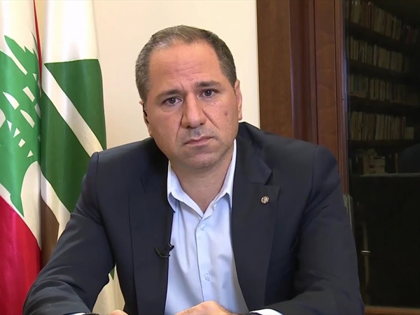 هو وهي 10-11-2025