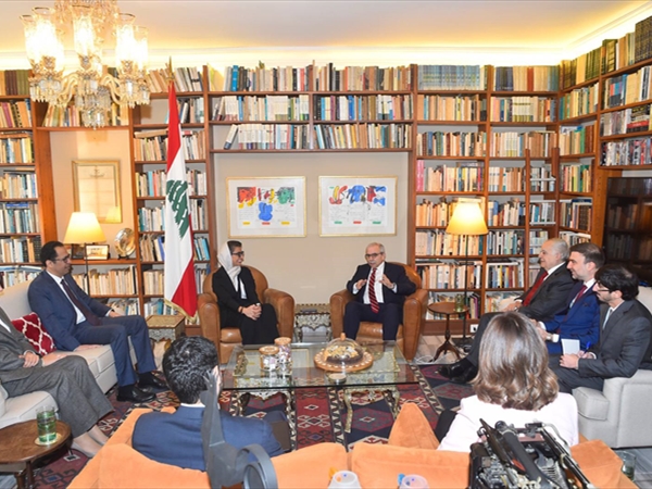 سلام لوفد إماراتي: حريصون على تطوير التعاون