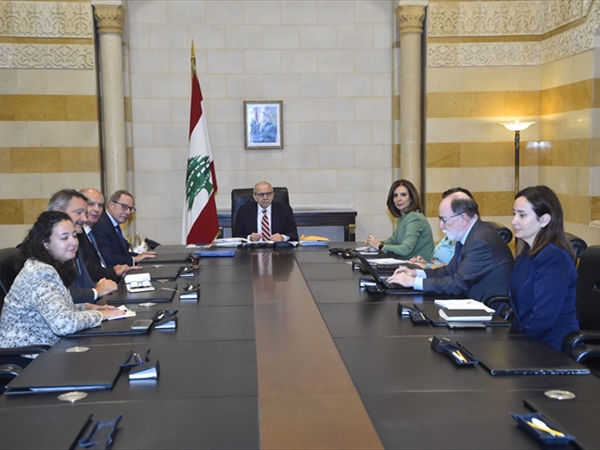 سلام التقى مستشار ماكرون ووفداً بريطانياً: مشروع الفجوة المالية دخل مراحله النهائية