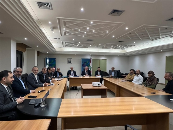 خطة لتحسين أداء الاتصالات بتقنيات الذكاء والحوسبة المتقدمة