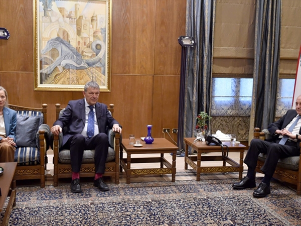 لازاريني جال عارضاً لأوضاع اللاجئين الفلسطينيين