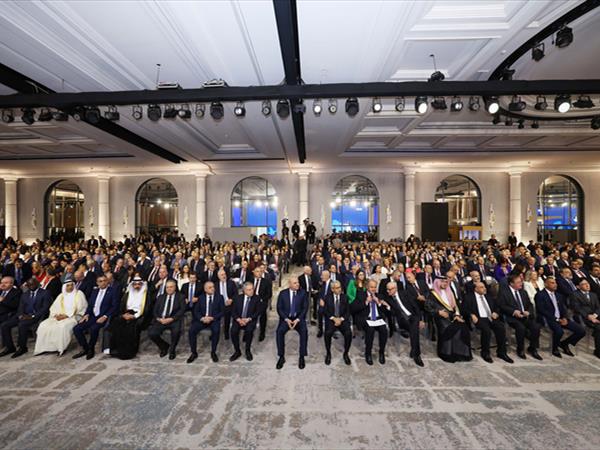 زخم عربي ورسائل دولية: مؤتمر «بيروت 1» يعيد لبنان إلى خارطة الإستثمار