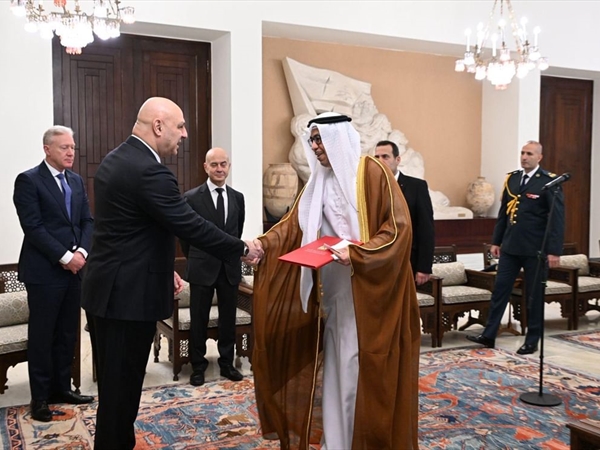 السفير الإماراتي فهد الكعبي يقدم أوراق اعتماده إلى الرئيس عون