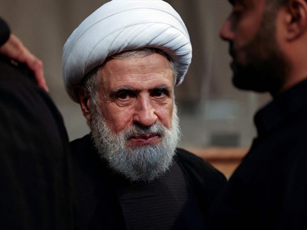 نعيم قاسم  ينصح الحاكم ويهدِّد الحكام