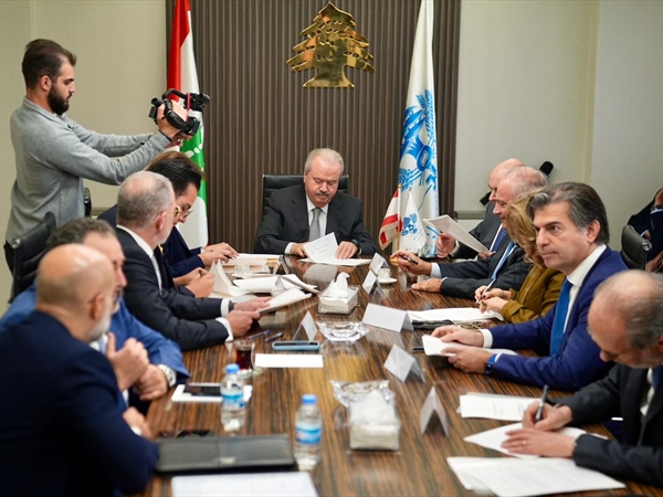 وزارة المال تدخل عصر الدفع غير النقدي واتفاق مع 7 [...]