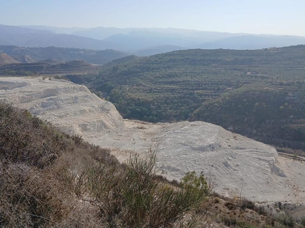 "جمعية التنمية" طالبت الحكومة بفتح تحقيق لمحاكمة شركات الترابة في بدبهون وكفرحزير