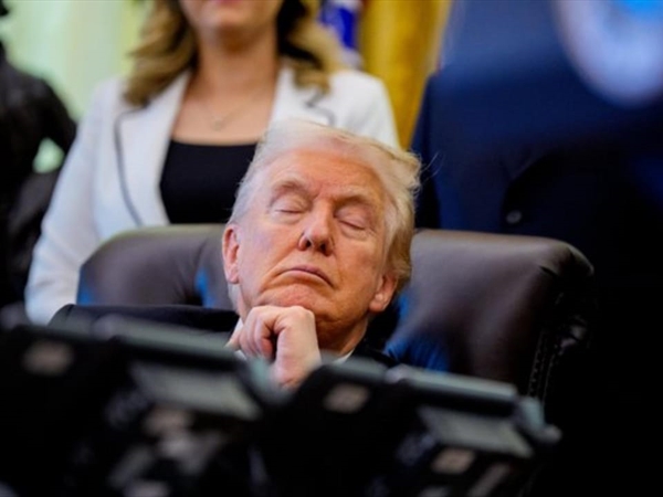 "قيلولة" ترامب تُثير ضجّة كبيرة