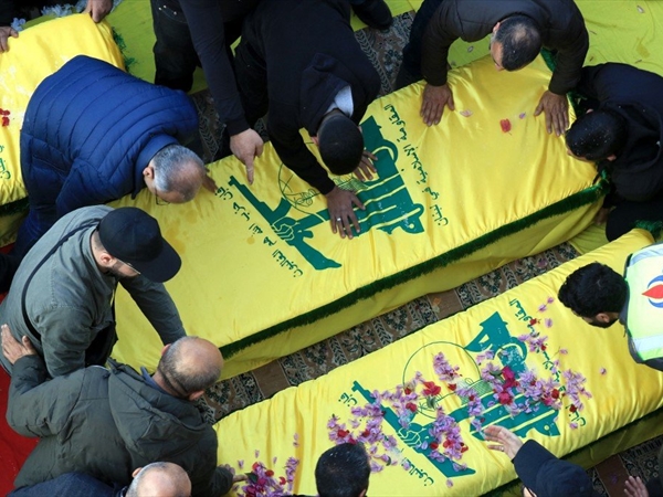 بين جنائز الموت وسفالة الكابينت من الضقدع».. ماذا يقول حزب الله غداً وبأيِّ خيارات يواجه المرحلة؟!