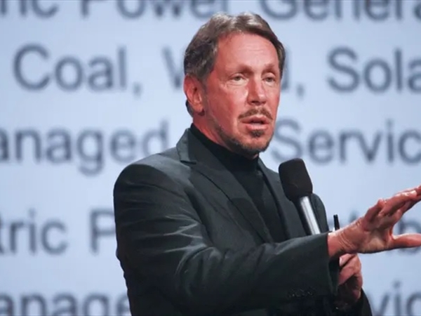 لاري إليسون يخسر 130 مليار دولار خلال شهرين