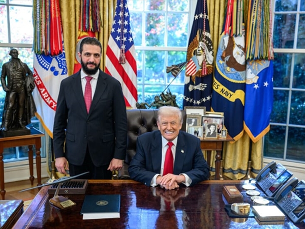 بين ترامب والشرع... عهدٌ جديد واستثمارات وهديّة