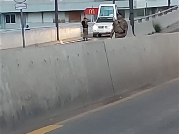 الـpapa mobile على طريق القصر الجمهوري