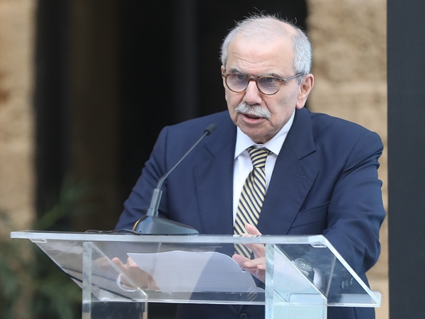 مجلس الإنماء والإعمار اختتم «مشروع الطرقات والعمالة».. سلام: فليكن هذا [...]