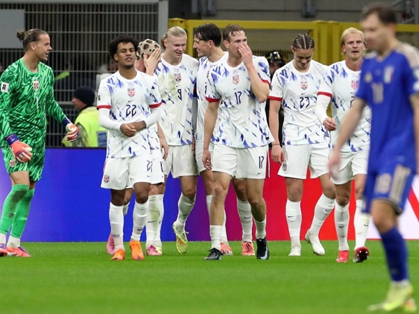 لوكاتيلي يعترف بهشاشة منتخب ايطاليا بعد انتزاع النرويج بطاقة المونديال