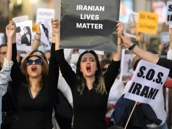 92٪ من الإيرانيين ساخطون على الأوضاع في بلادهم