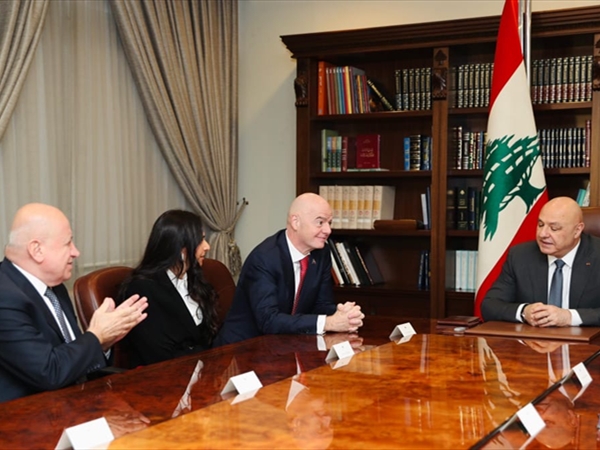 رئيس الفيفا جياني إنفانتينو سيحمل الجنسية اللبنانية بتوجيهات من عون