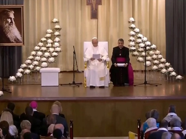 البابا يزور دير الصليب: ما نشهده في هذا المكان عبرة للبشرية جمعاء