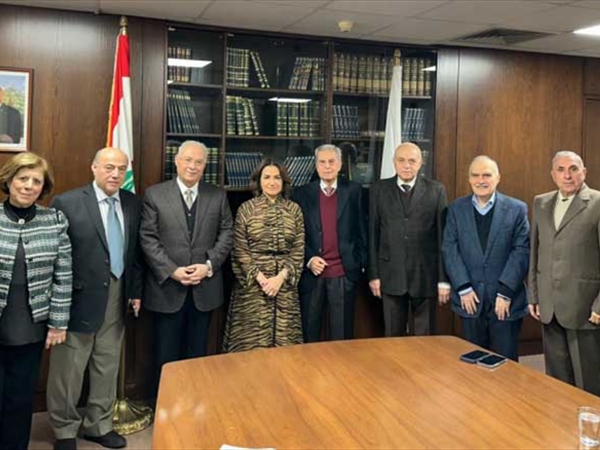 وفد من المركز الإسلامي في عائشة بكار زار وزيرة الشؤون