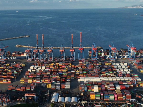 قفزة تشغيلية قياسية في مرفأ بيروت: 3 سفن و12,800 حاوية [...]