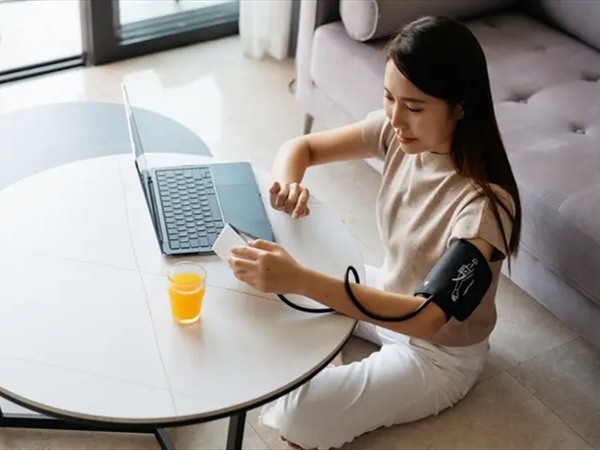 3 مشروبات صباحية  تخفِّض ضغط الدم