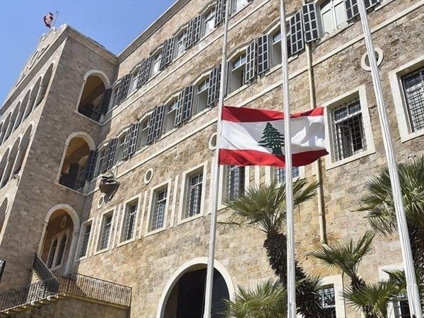 انفجار الخلاف الحكومي وتحذيرٌ من المسّ باحتياطي الذهب