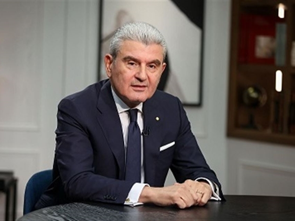 هو وهي 15-12-2025