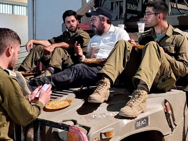 يسرائيل هيوم: الحاخام إيلي شلنغر، مبعوث حركة حباد، قتل في الهجوم بأستراليا