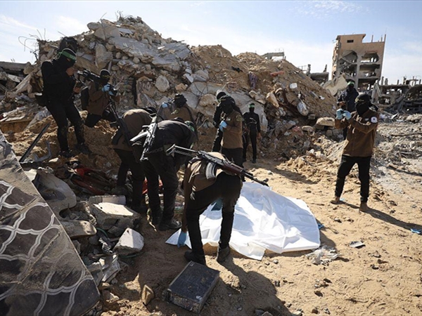 مواجهة بين مقاتلين من حماس والاحتلال في رفح والقاهرة ترفض فتح المعبر لتهجير  الفلسطينيين