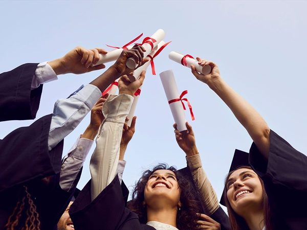 «سلْعَنَةُ» التعليم أم «أنْسَنَتُهُ»؟