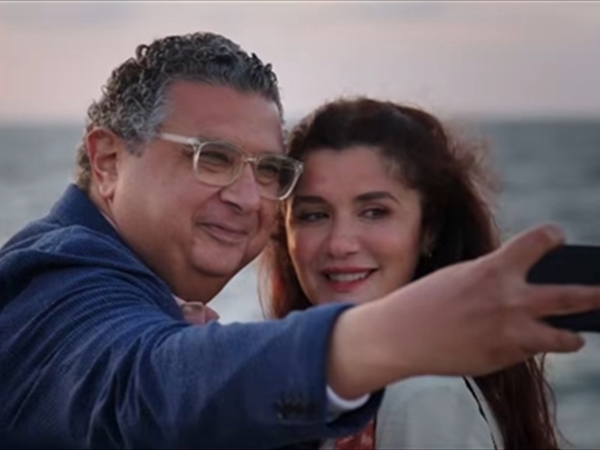 «فيها إيه يعني» يستعيد قيمة الفيلم المصري: متكامل العناصر الفنية وجاذب جماهيرياً