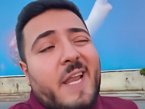 مُراسل فوق القانون!