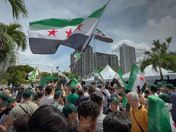 ذكرى هروب الأسد، هل وجد فيه الحزب عنواناً للتمسّك بسلاحه؟