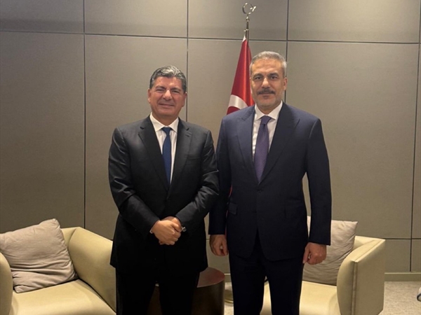 لقاء بين وزير الخارجية التركي وبهاء الحريري يضع لبنان على [...]